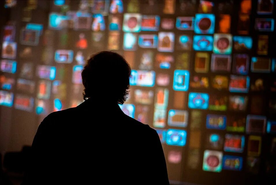 Искусственный интеллект итоговый проект. Искусственный интеллект в музее. aesthetic intelligence. artificial intelligence aesthetic.