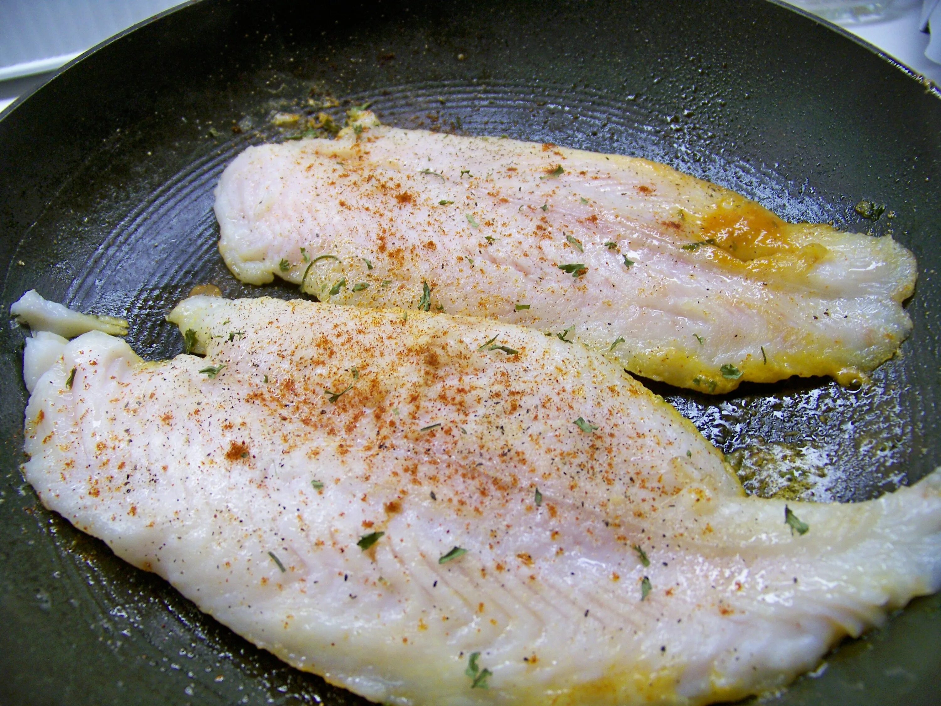Морской язык. Рыба пиландиус филе. Филе рыбы пангасиус в духовке. Пангасиус на сковороде. Рыба филе пангасиуса в духовке.