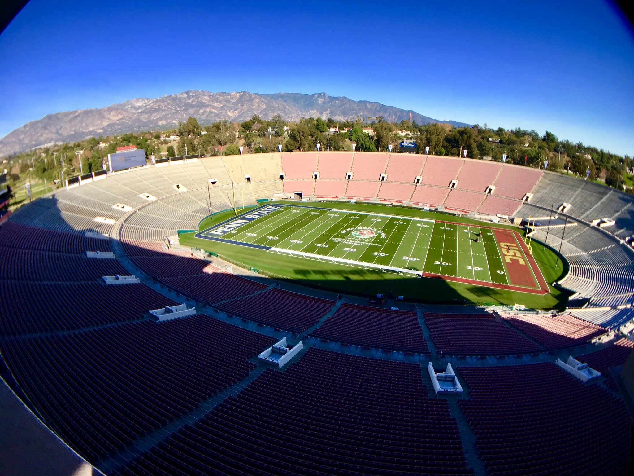 Роуз Боул. ЮКД Боул стадион. Rose Bowl Stadium вместимость. Стадион на рельефе.