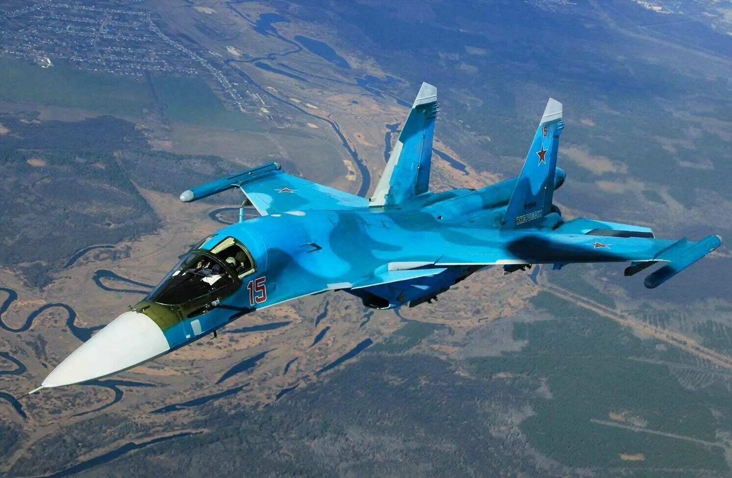 Истребитель-бомбардировщик Су-34. Самолёт истребитель Су 34. Су34 самолет ВВС России. Су-34 реактивный самолёт.