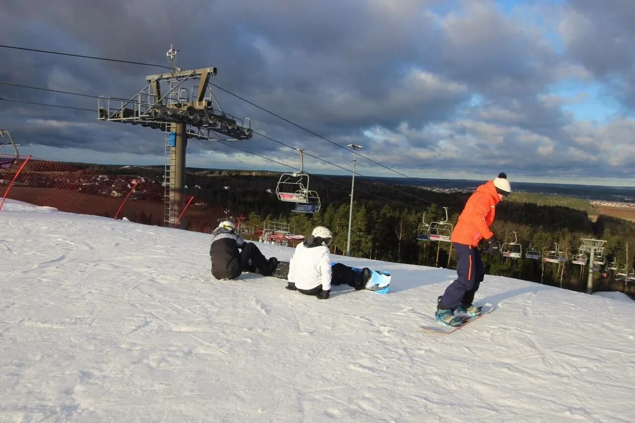 Горнолыжный центр силичи, беларусь. Горнолыжка в белоруссии силичи. Силичи фото зимой. Силичи прокат. Отдых на горнолыжном курорте.