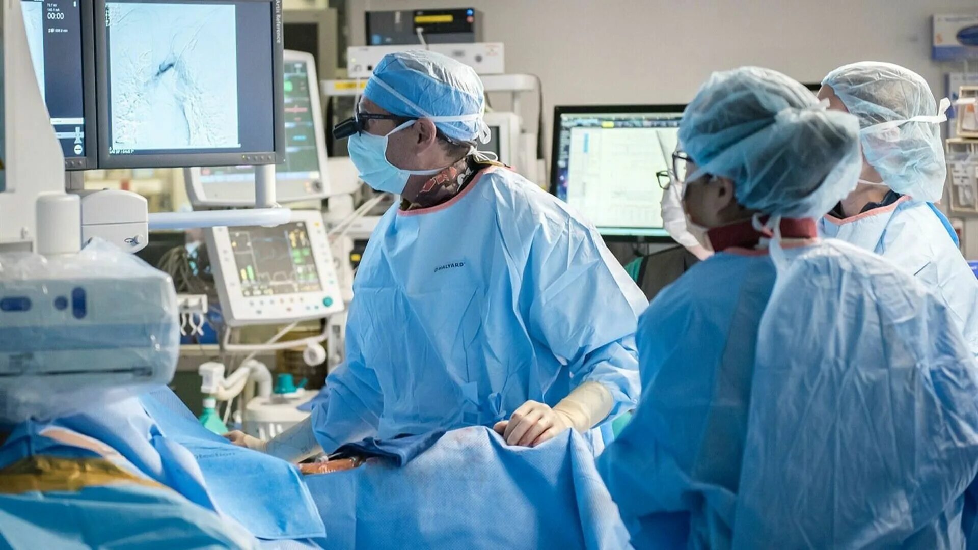 Кардиохирургические операции. Аортокоронарное шунтирование в Израиле. Хирург какие болезни