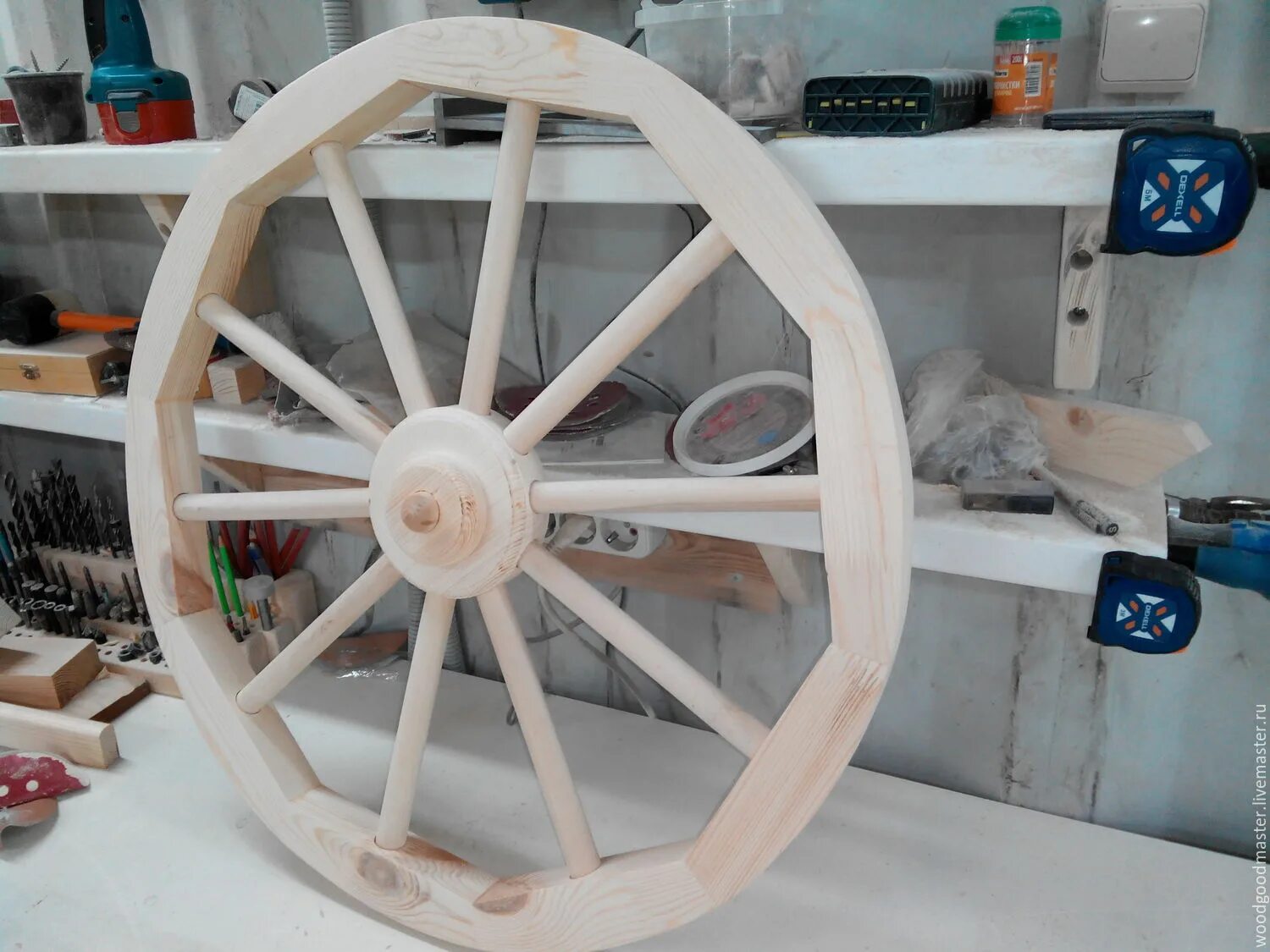 Деревянные колеса для телеги. Деревянное колесо. Колесо телеги. Декоративные колеса для телеги. Колесо деревянное декоративное.