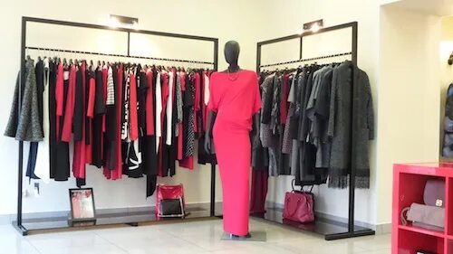 20 line одежда. Фэшн стрит садовод 5 линия. 20line магазин. Баннер на витрину в магазин брендовой одежды. 20 line одежда.