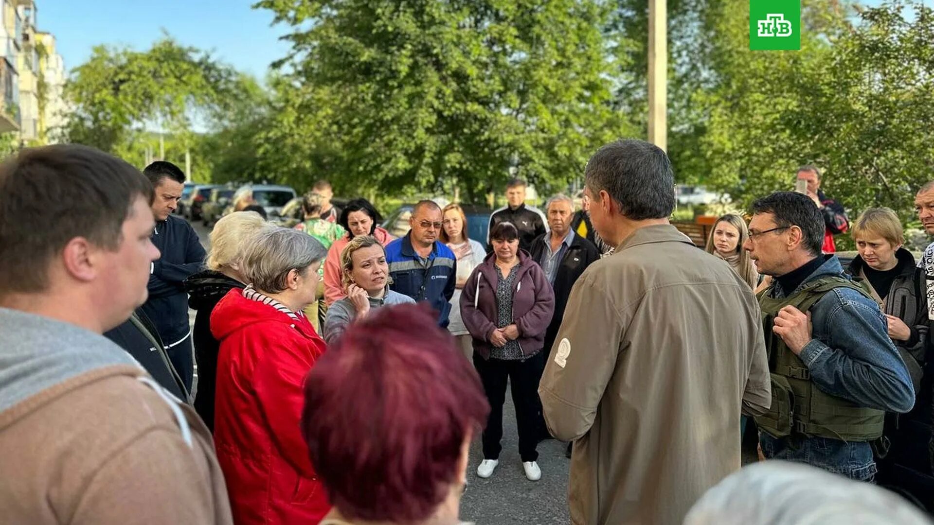 Детей эвакуировали в Воронеже. Эвакуация детей из Шебекино. Шебекино губернатор с людьми. Губернатор Липецкой области.