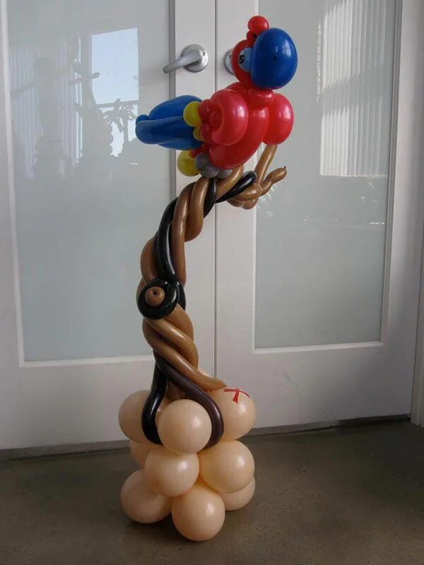 Воздушные шарики деревья. Фигуры из шаров. Композиции из воздушных шаров. Дерево из воздушных шаров. Скульптура из шаров.