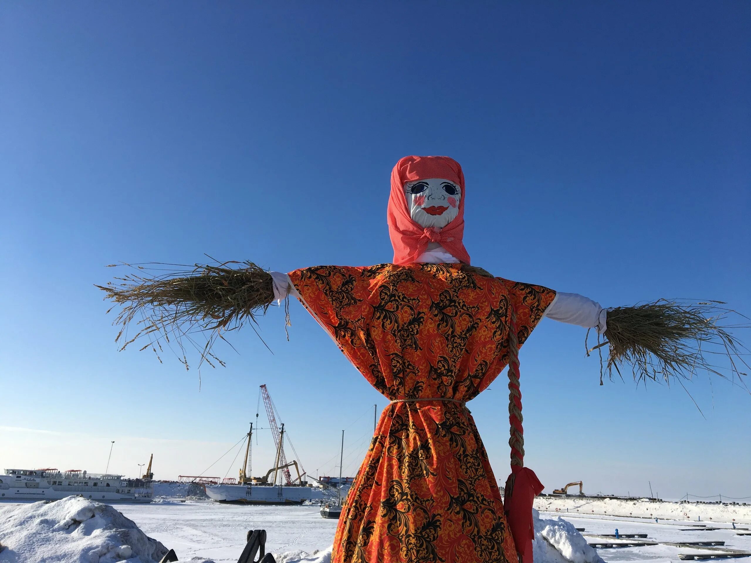 Чучело масленицы. Креативное чучело масленицы. Пугало на масленицу. Как выглядит чучело. Чучело масленицы для детей.