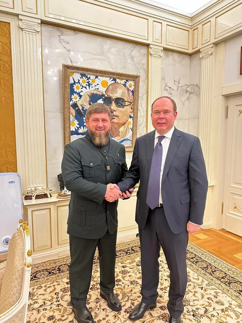 Вайно керимов кадыров. Кадыров и вайно. Вайно керимов кадыров. Вайно керимов кадыров. Вайно керимов кадыров.