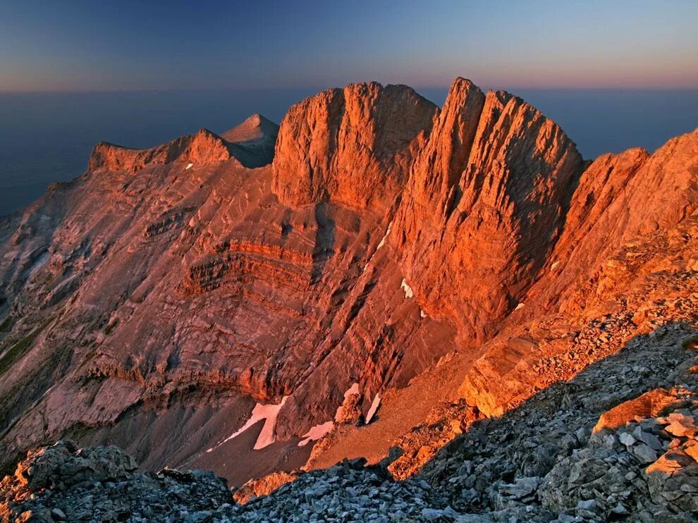 Самые высокие горы греции олимп и. Национальный парк Олимп Греция. Гора Олимп в Греции. Горный массив Олимп в Греции. Национальные парк гора Олимп.