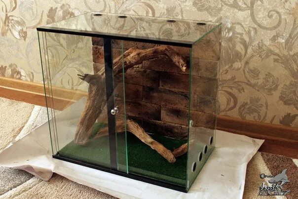 Lucky reptile террариум. Террариум aqua plus. Террариум с распашными дверцами. Клетка террариум. Террариум с раздвижными дверцами.