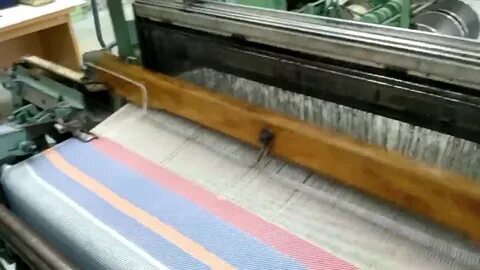 В ткацком станке круглый вал 6