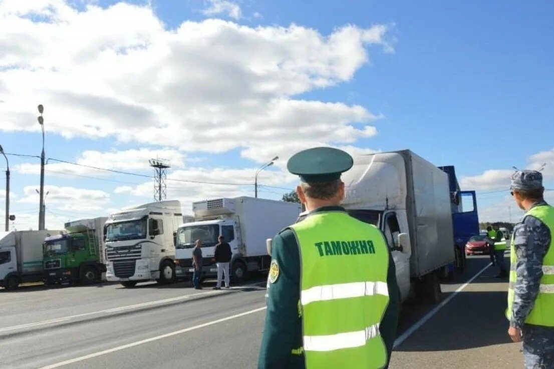 Мобильные группы ФТС России таможня. Начальник Челябинской таможни. ФТС таможенный контроль. Таможня РФ фуры.