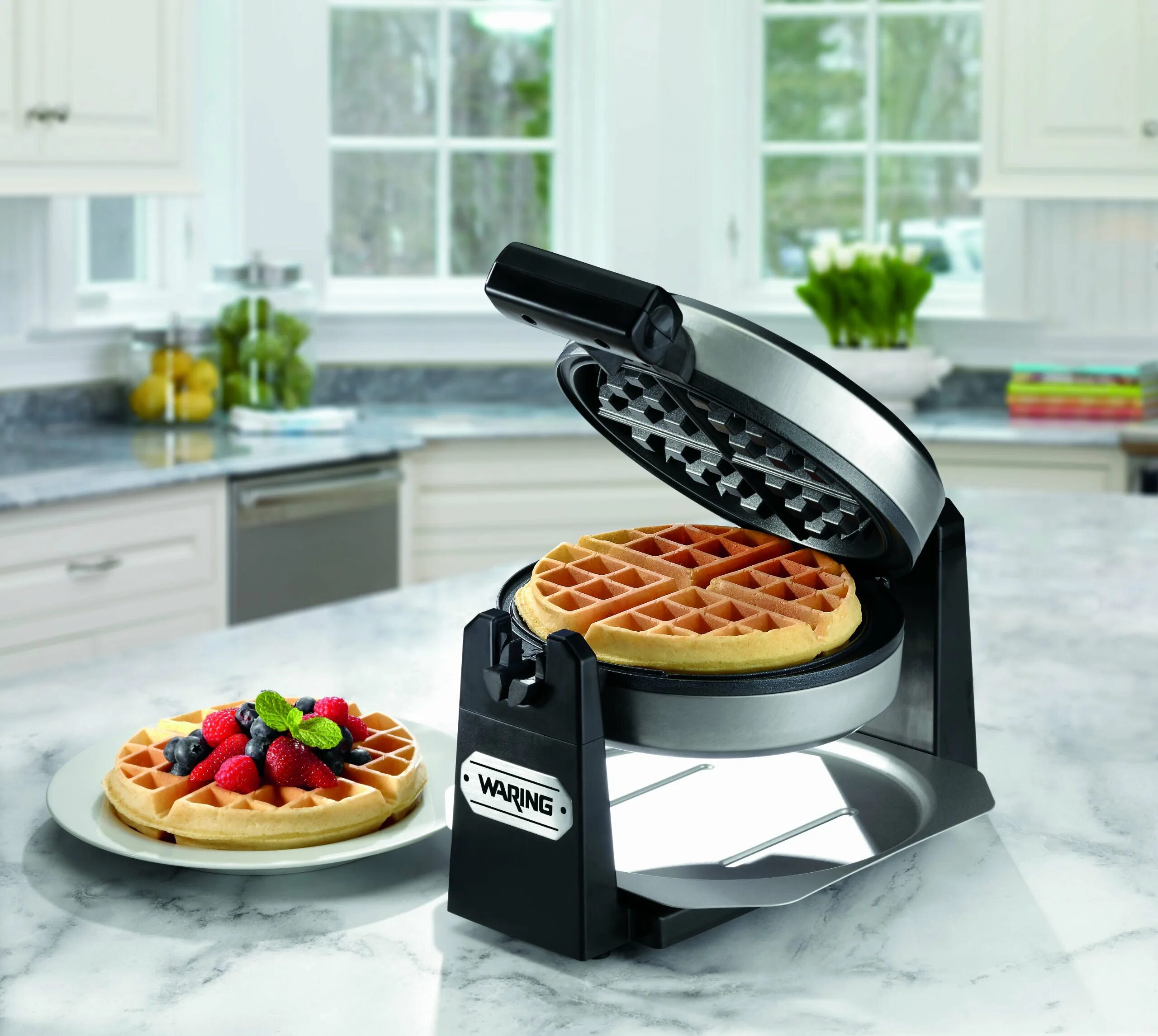 Waffle maker вафельница. Sanford вафельница sf5775 DM. Вафельница Waring ww200e. Вафельница Bartscher 370162.