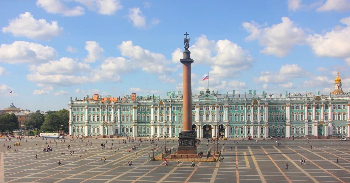 Что видна в санкт петербурге. Дворцовая площадь в Санкт-Петербурге Эрмитаж. Дворцовая площадь зимний дворец. Эрмитаж Дворцовая площадь. Растрелли зимний дворец Дворцовая площадь.