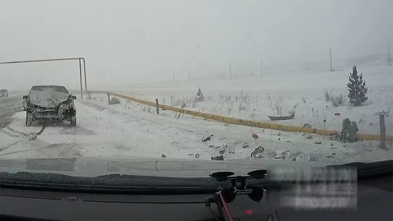 Аварии пласт. Дтп пласт челябинской области. Лобовое столкновение зимой. Аварии на дороге южноуральск магнитогорск. Дтп в челябинской области пласт южноуральск.