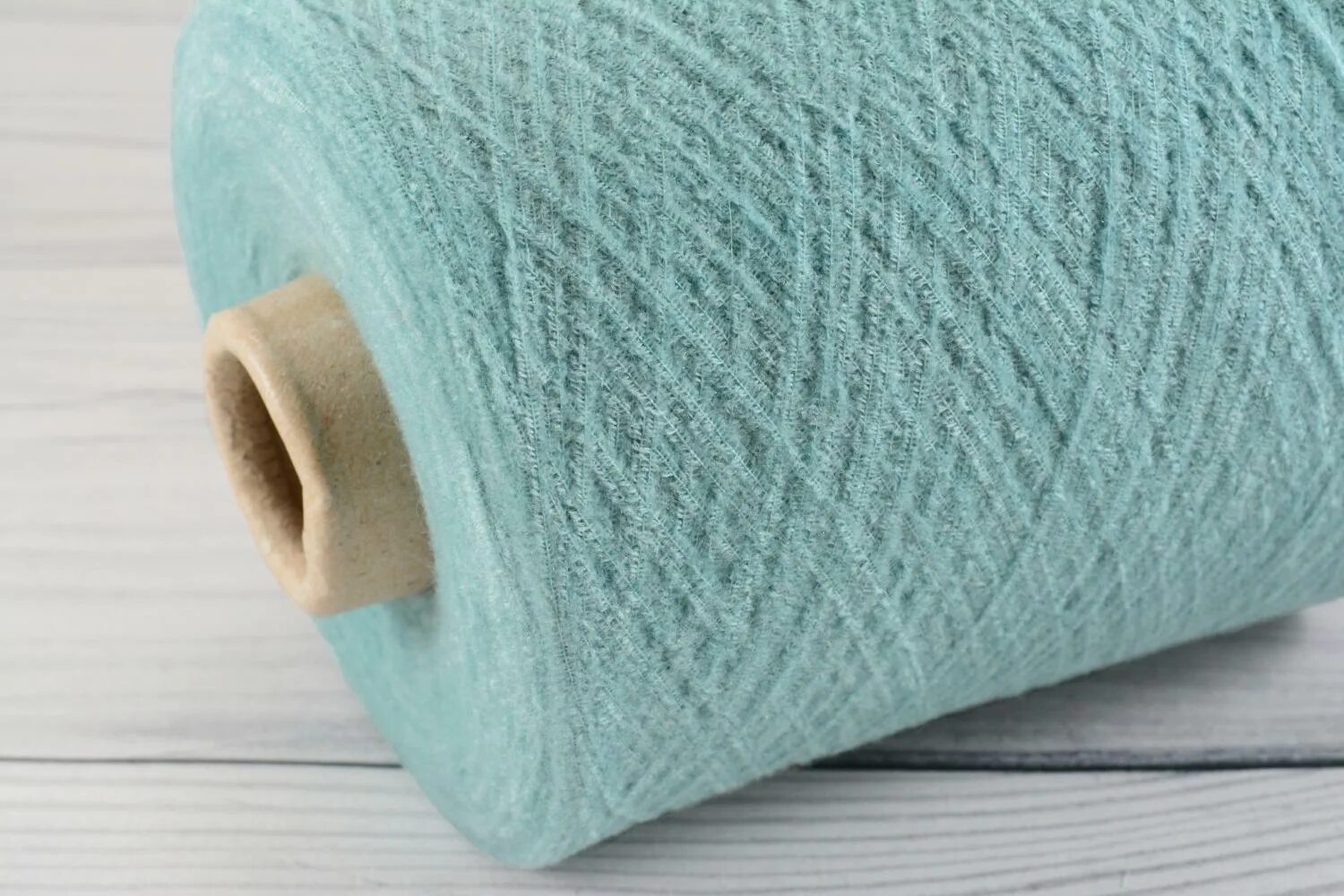 ту хэндс магазин. пух норки голубой. магазин пряжи сарлаг. студия маникюра вывеска. ту хэндс магазин пряжи в москве.