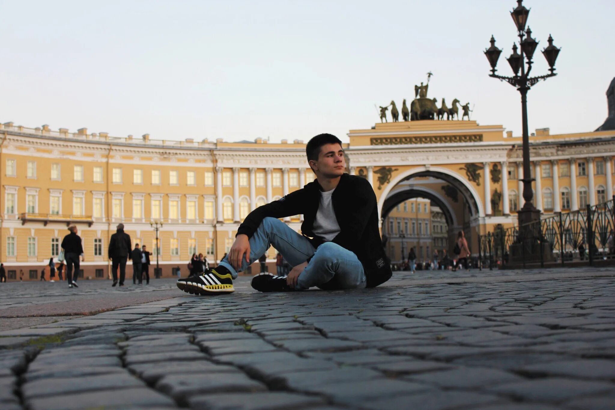 Сколько живет в спб. Алиев Санкт Петербург.