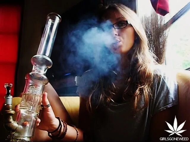 жасмин бонг. тату девочка с бонгом. Sexyrucoup1e. девушки бонга пары. -riviera- слив бонга.