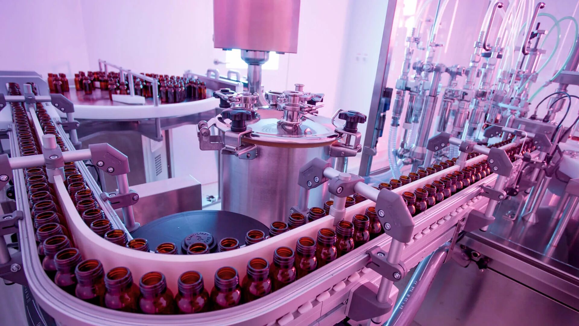 стерильные помещения для производства. фармацевтическая производственная компания. фармацевтическая промышленность производство. алиум производственная фармацевтическая компания препараты. производство лекарственных средств.