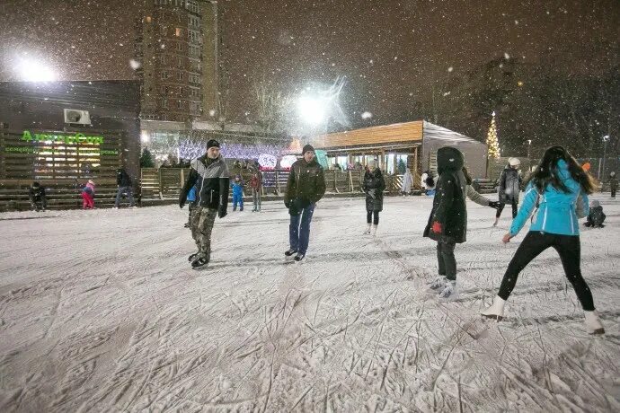 Таганский парк купить билет. Таганский парк каток. Каток сияние льда в Таганском парке. Каток на Таганке. Каток в Таганском парке.