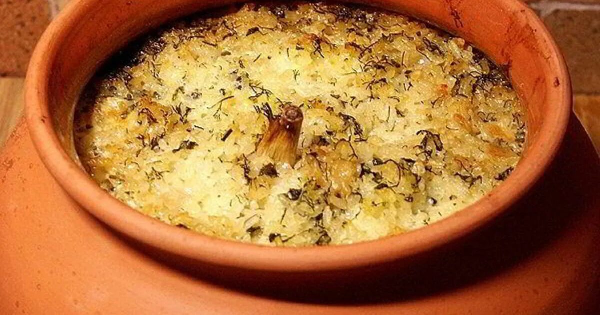 Рис с курицей в горшочке. Рис с мясом в горшочках. Рис в горшочках в духовке. Ужин в горшочках в духовке. Рис в горшочке в духовке рецепт.