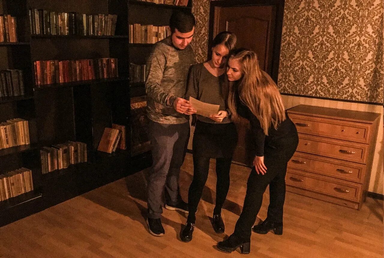 Квест цирк иркутск. Квест не тот цирк москва. Квест на юрия тена иркутск. Квест не тот цирк москва. Кровавый цирк квест брянск.
