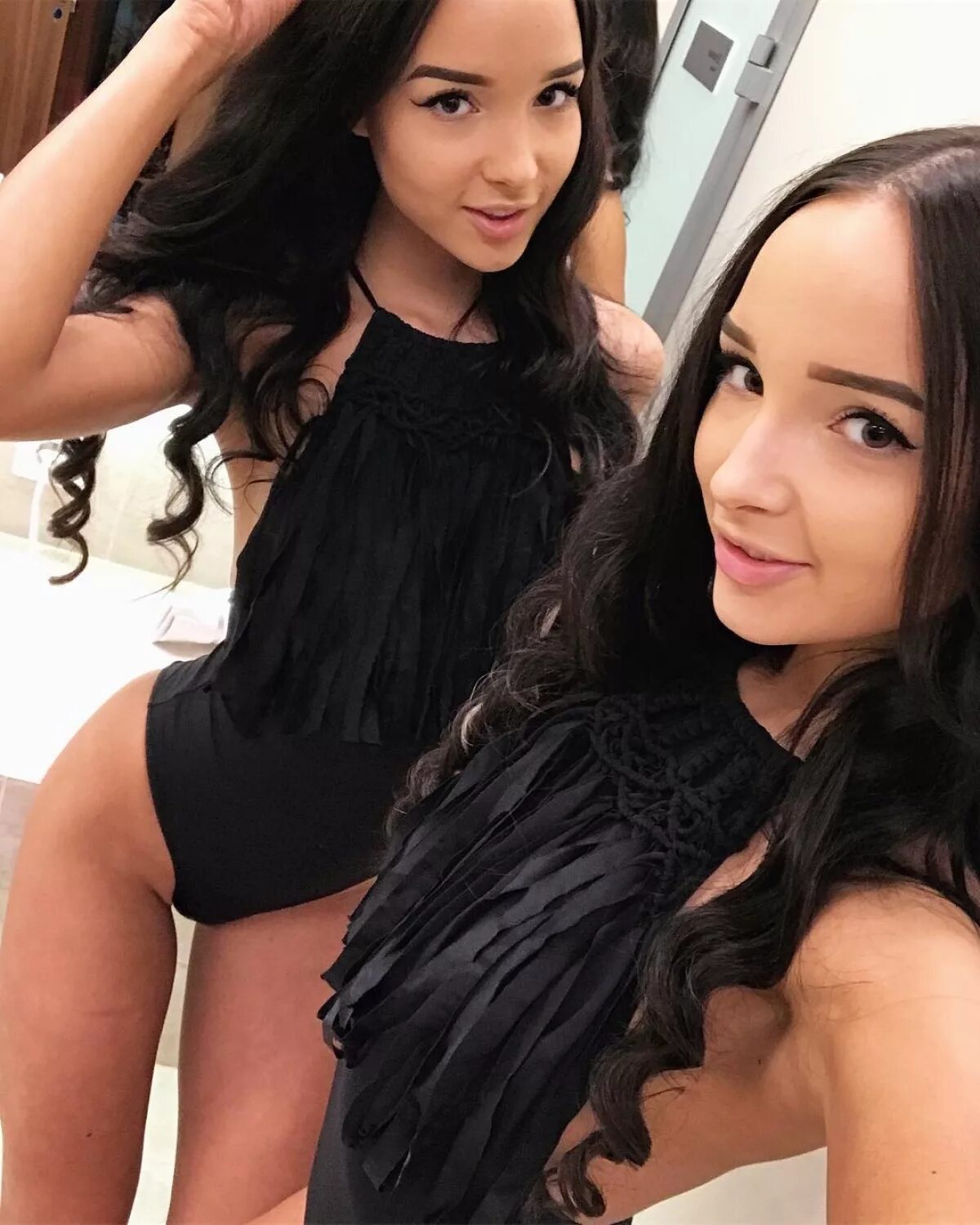 подруги с казахстана. сестры казашки. сестры казашки. красивые казашки. две красивые казашки.