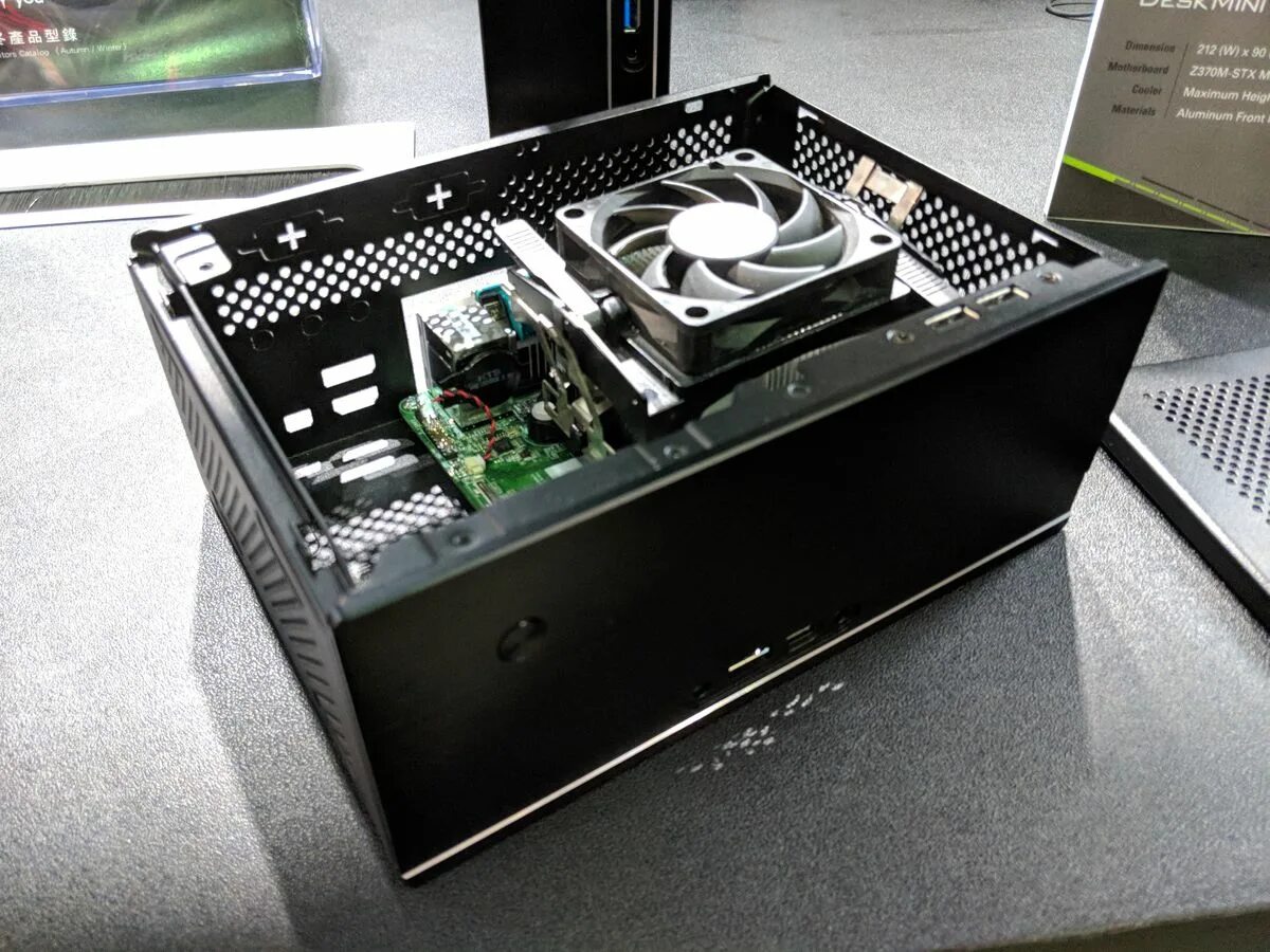 Asrock deskmini. Asrock deskmini x300 mini. asrock мини пк. asrock deskmini x300 размер. мини пк asrock t400.