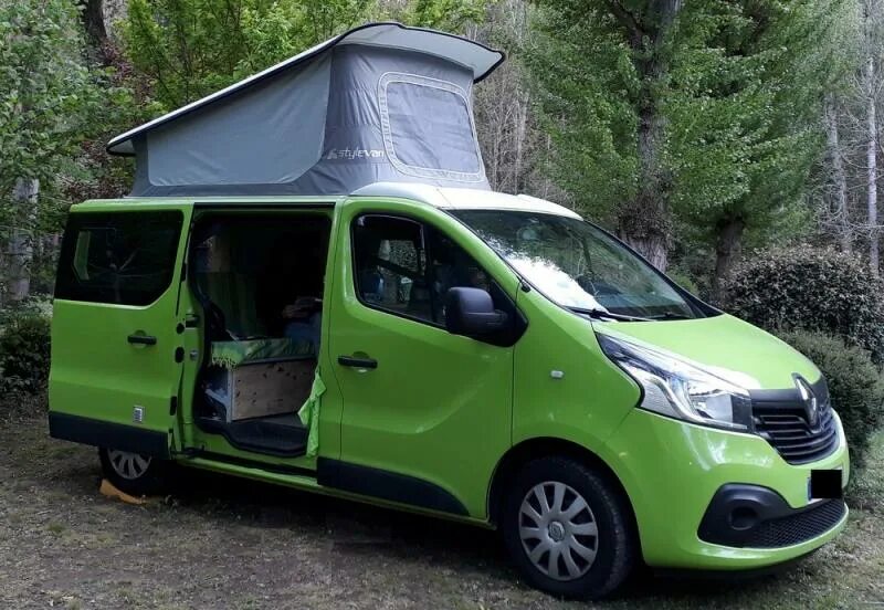 Renault продали. Renault Trafic III, 2018. Рено трафик 2030. Renault Trafic III 2020. Рено трафик 2007.