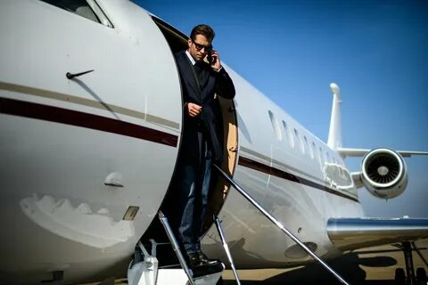 Landing man