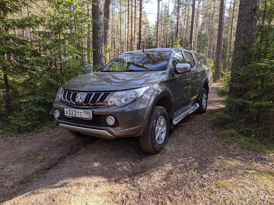 Mitsubishi l200 2.4. Mitsubishi l200 5. Митсубиси l200 2017. Мицубиси л200 2017. Митсубиси л200 2017 года.