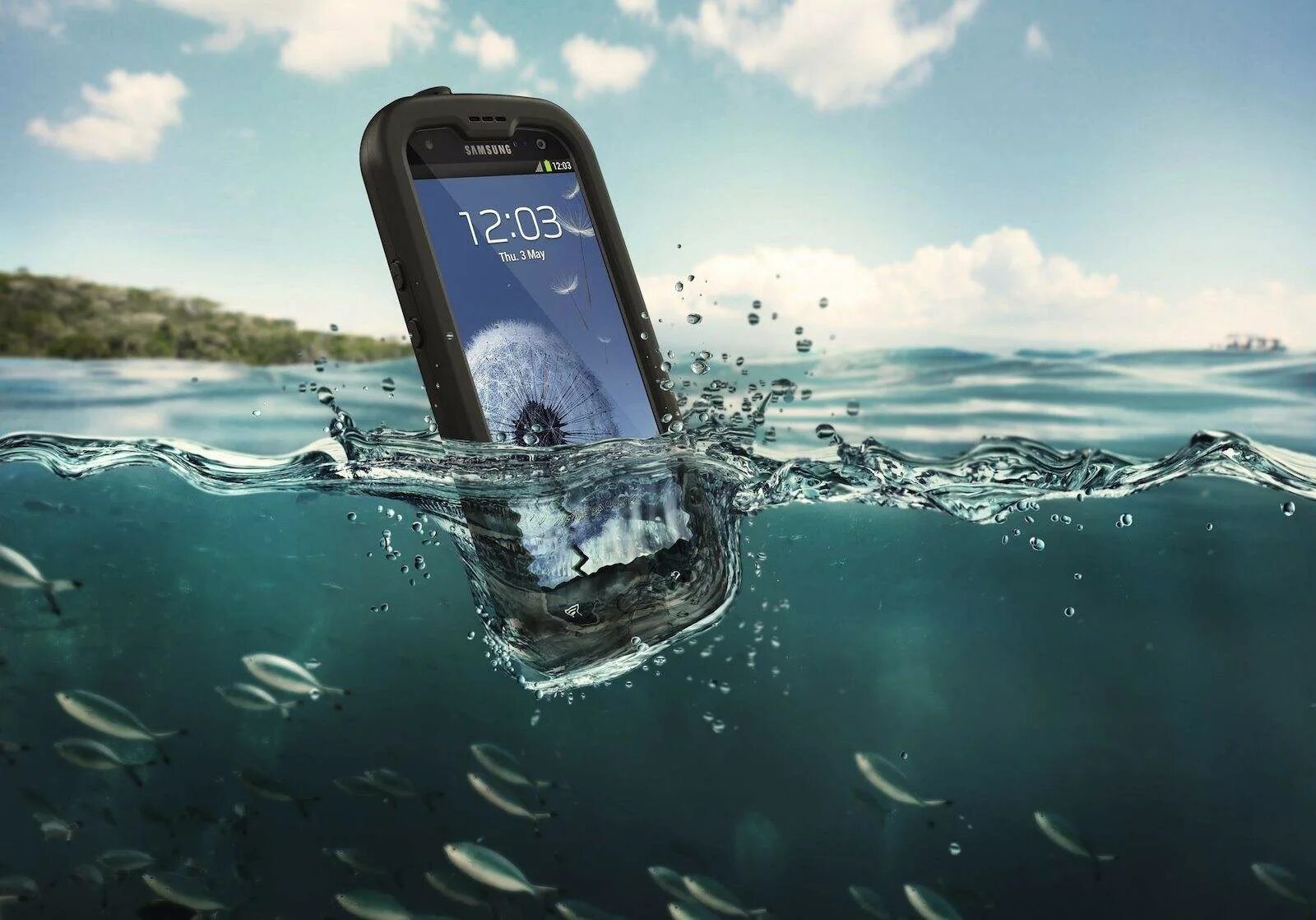 Pc protector. Утопленный телефон. Samsung galaxy s23. S23 водонепроницаемый. S23 водонепроницаемый.