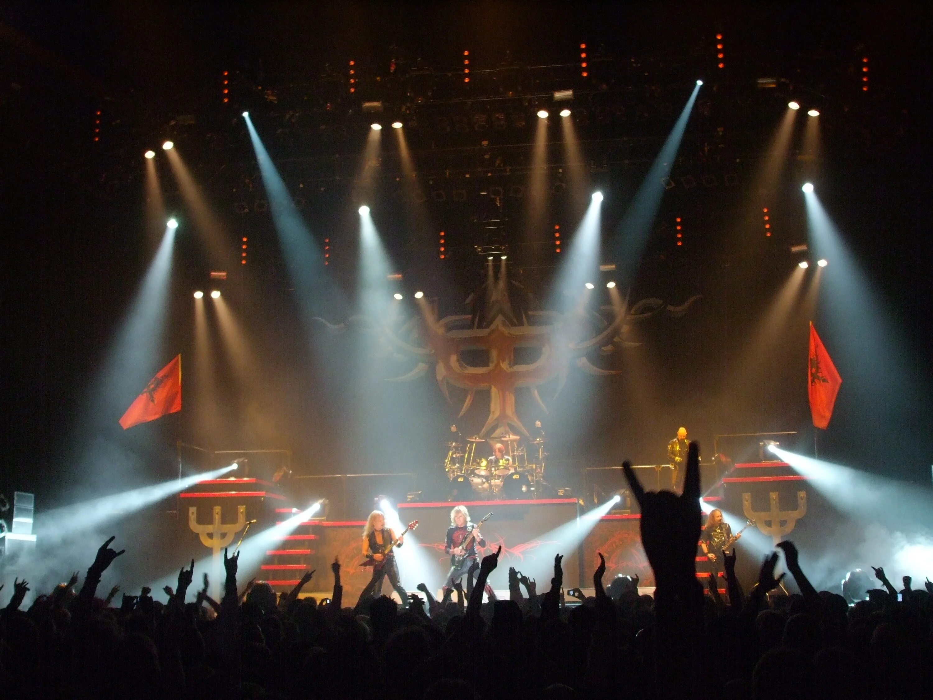 Джудас прист альбомы. Judas priest 1972. Judas priest 2022. Judas priest альбомы. Judas priest crown of horns.