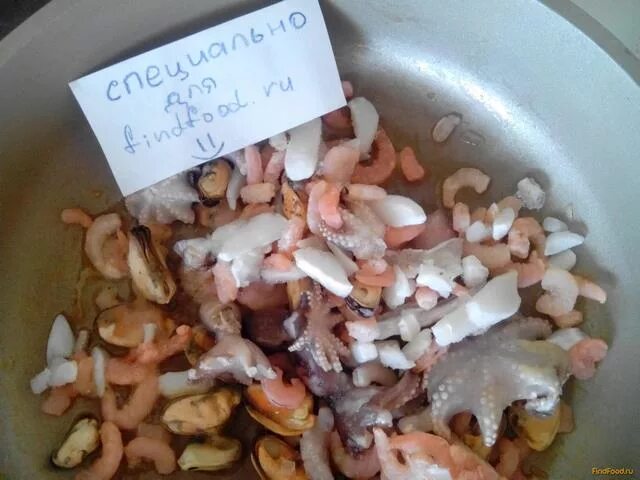 Сколько готовить морской коктейль. Замороженный вареный морской коктейль. что приготовить с морским коктейлем замороженным. варим морепродукты замороженные. морской коктейль замороженный рецепты приготовления.
