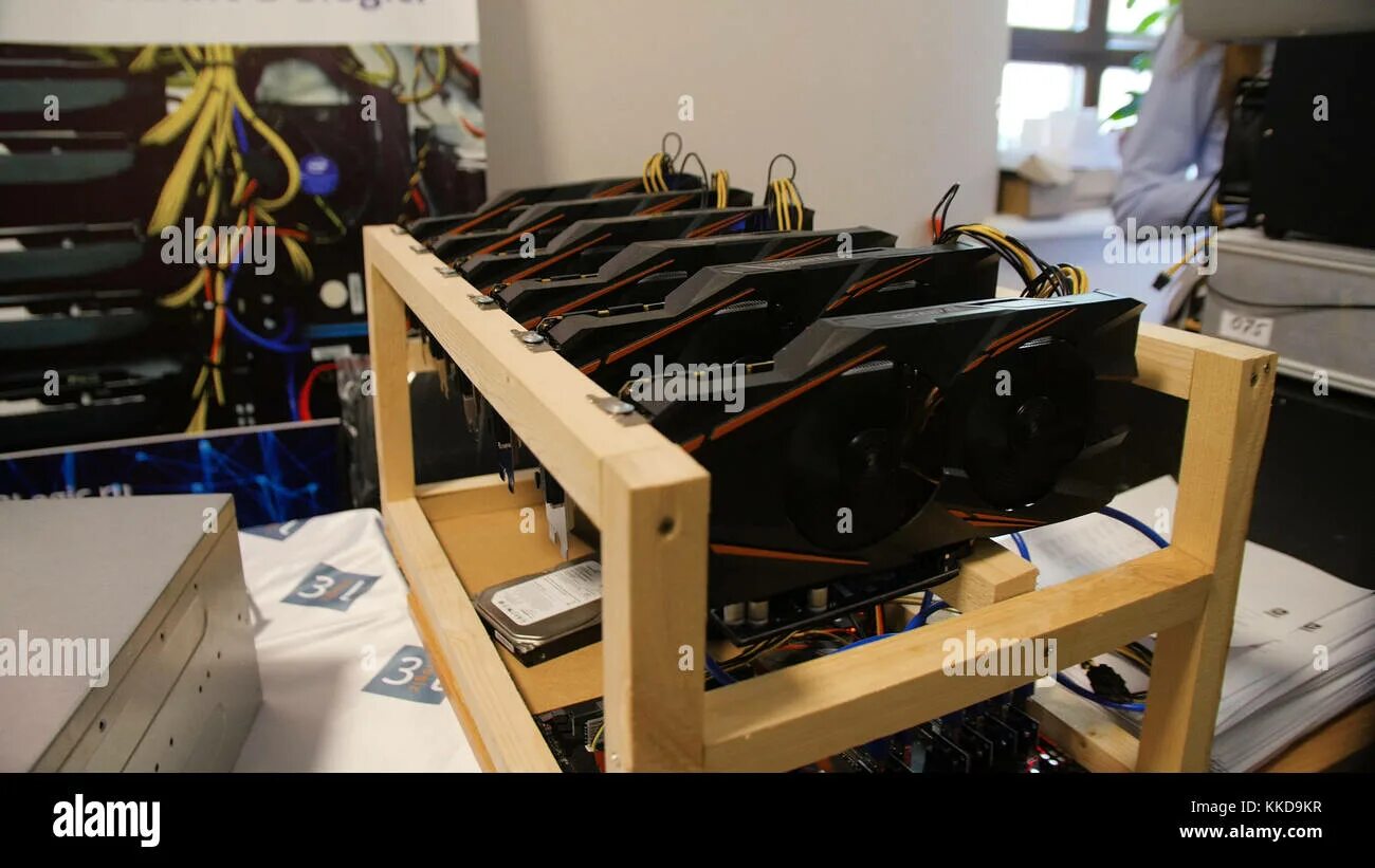 Voices of the void mining farm. Майнинг ферма горит. mining home.