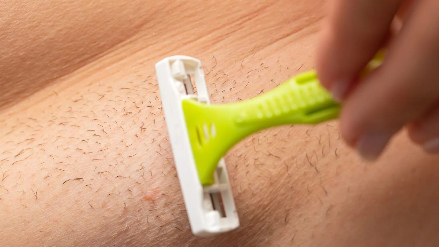 Лысые детские подмышки. Подмышки девочек подростков гладкие. 10 лет девочка подмышки. Подмышки девочек. Тэйлор тильт бодипозитивна.