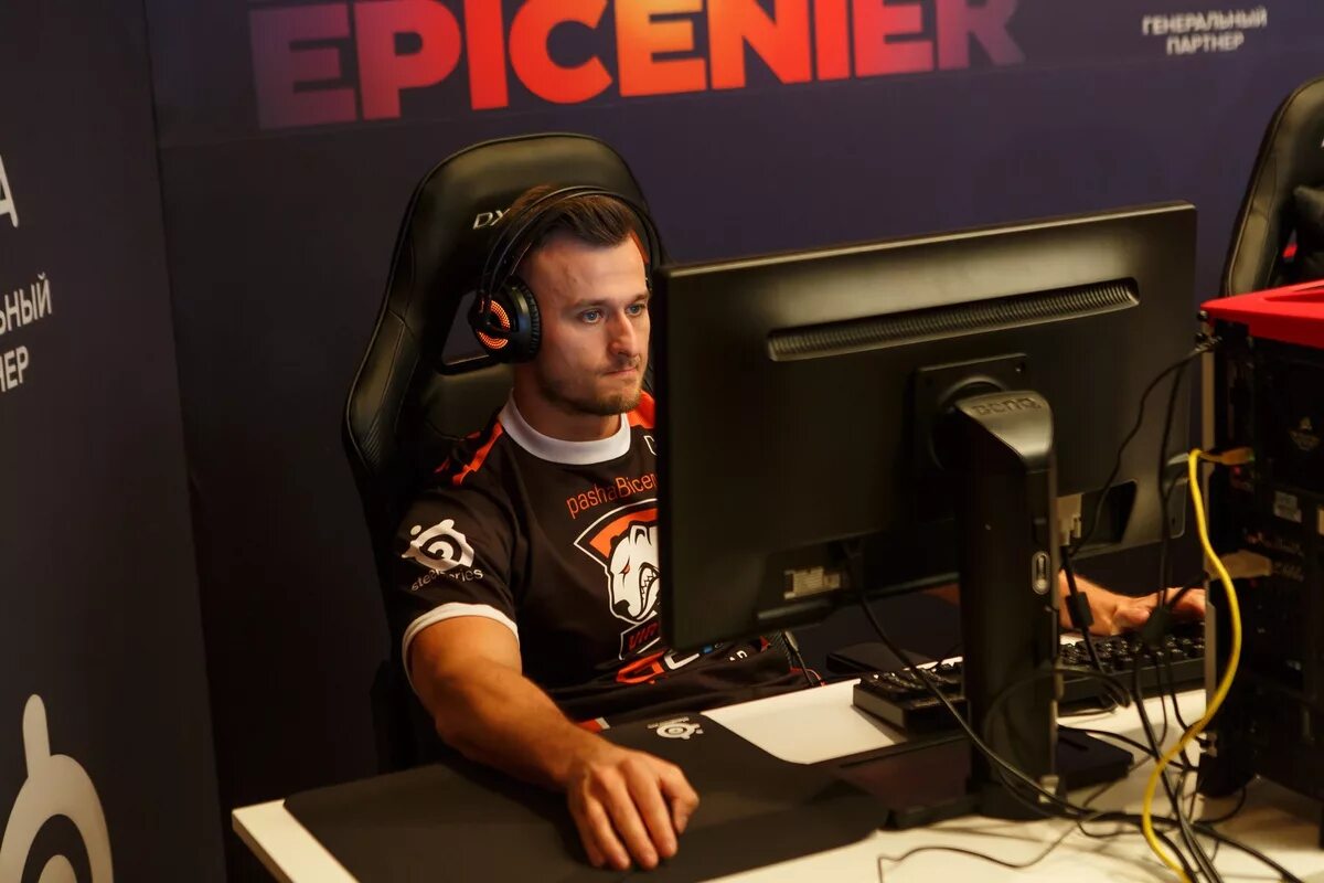 богатый геймер а 4