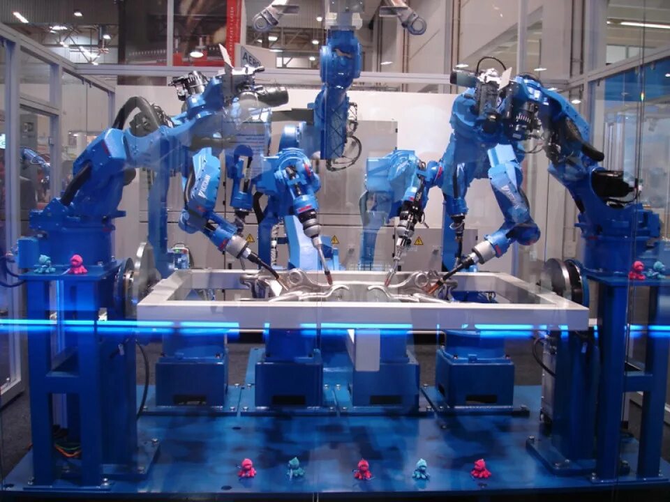 Цех роботов. Промышленные роботы. Роботы в промышленности. Роботы в машиностроении. Проектирование роботов.