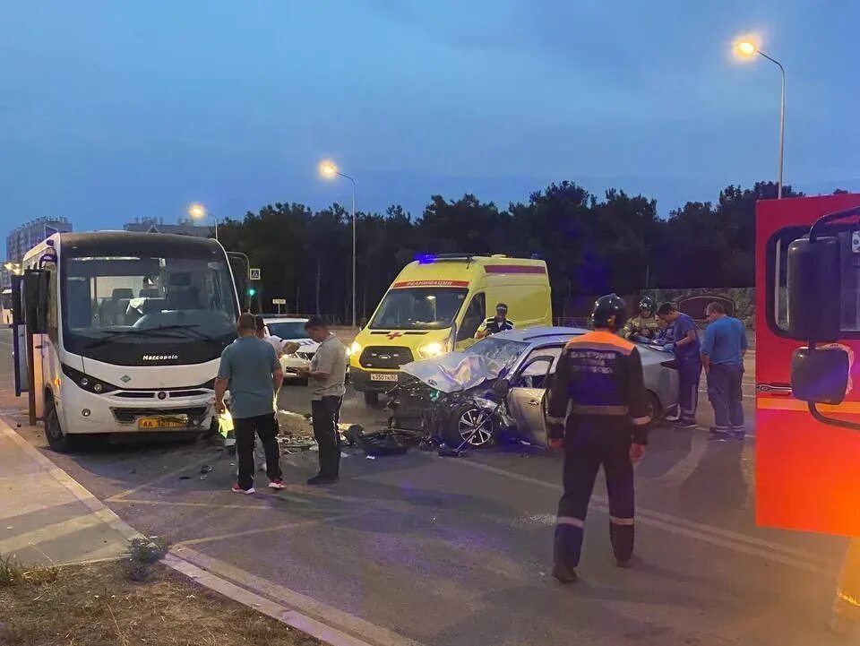 Чп севастополь телеграмм канал новости. Авария в Севастополе с автобусом.