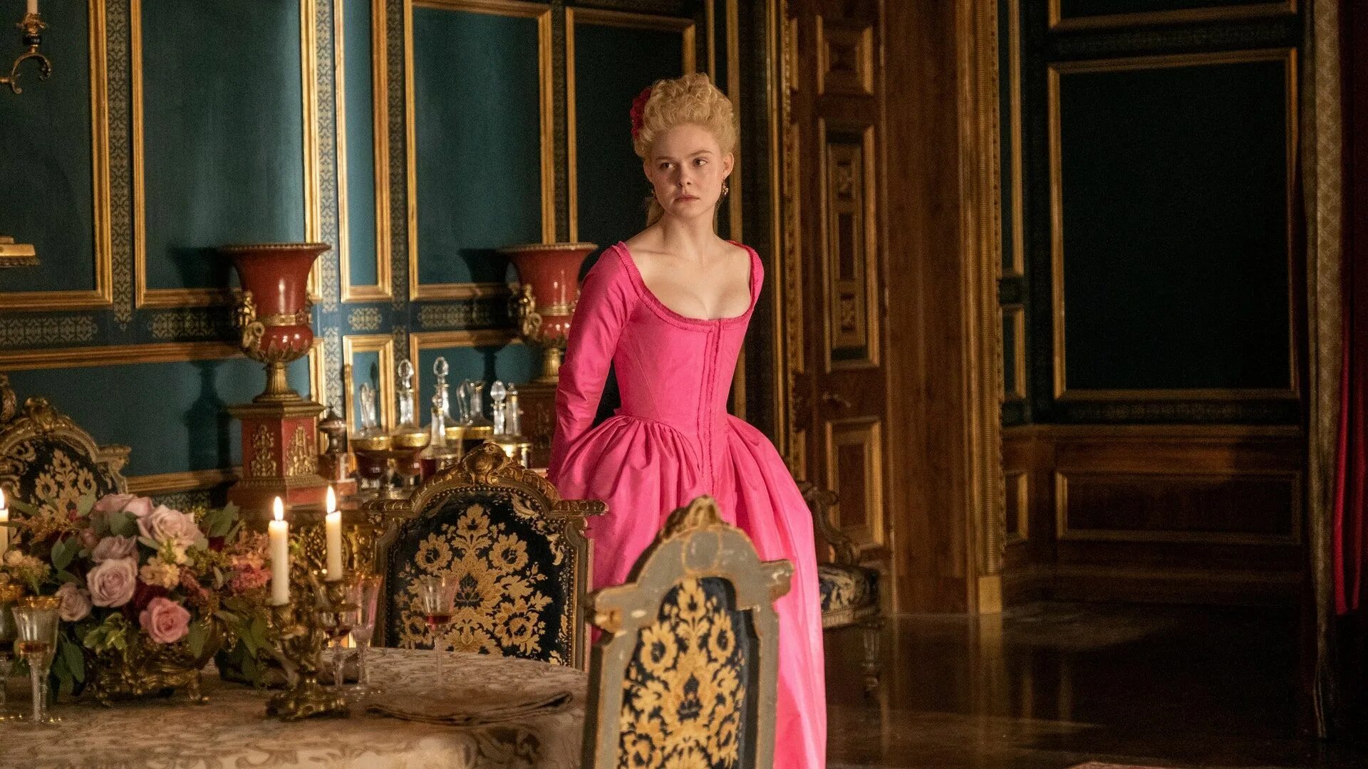 Мариам голетиани. Девушка в платье на каблуках. I that dress great. Двойники принцессы кейт. В платье на каблуках.