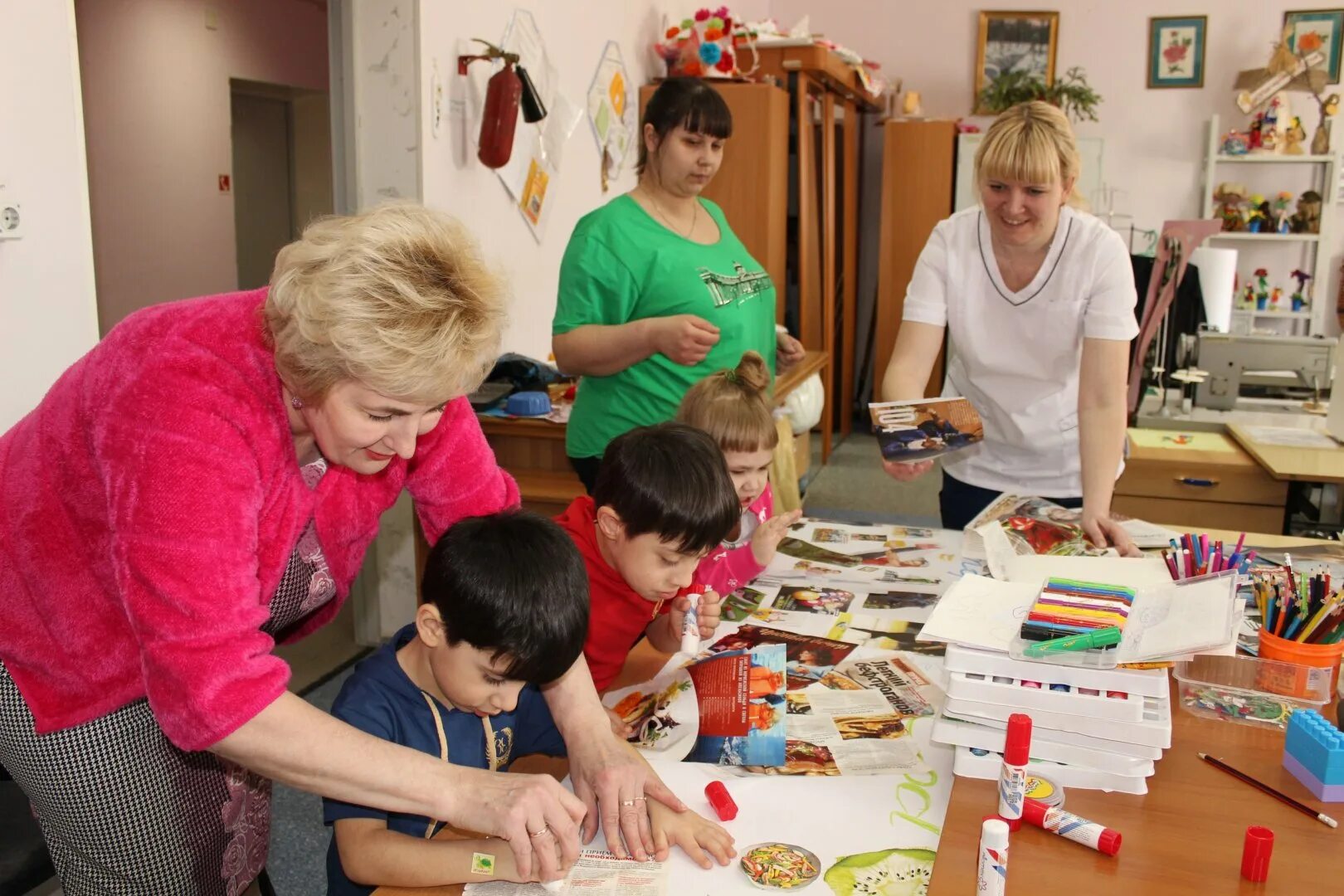 Центр помощи семье и детям городец. Усзн сургут. Социальная помощь сургут. Шаг вперед сургут нко центр соц помощи. Сургутский центр социальной помощи семье и детям.