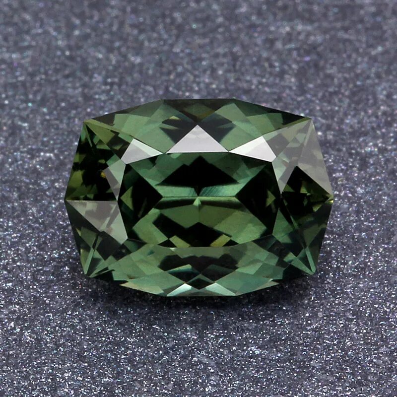сапфир берилл изумруд. зеленый сапфир корунд. зеленый сапфир камень. зеленый сапфир огранка. зеленый сапфир необработанный.