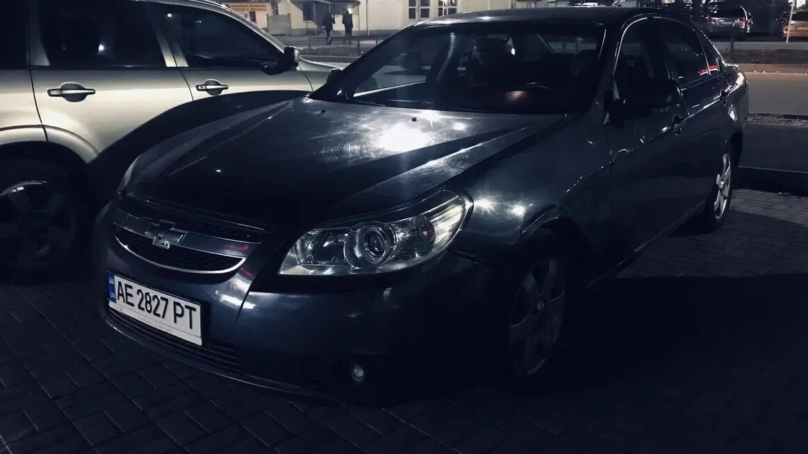 Шевроле эпика девушки. Шевроле эпика фото владельцев. Toyota sai серый. Шевроле эпика черный цвет. Шевроле эпика черная 2008.