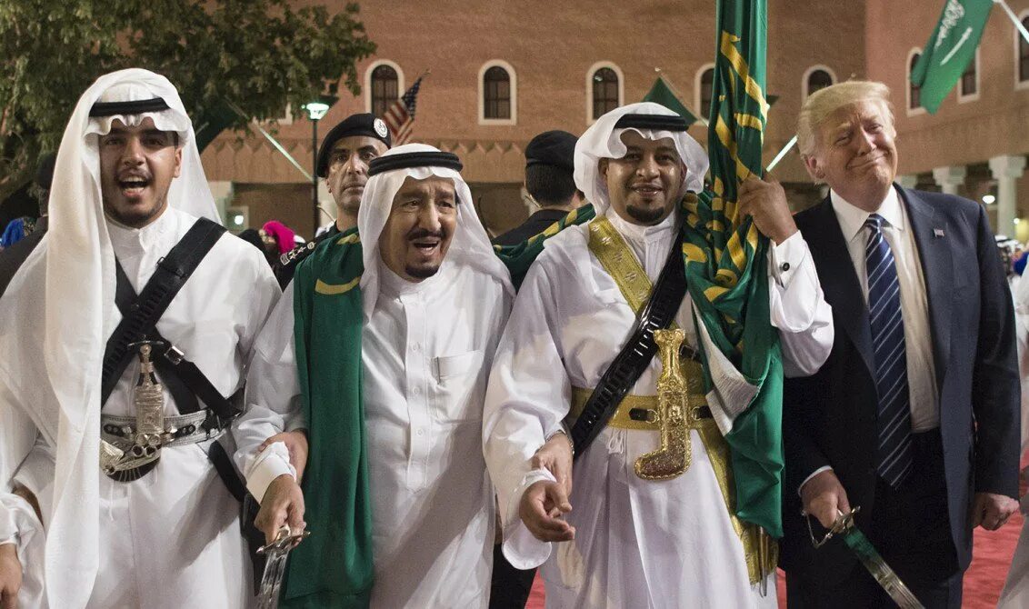 муфтий шейх абдуль азиз. резиденция короля саудовской аравии мекке. имам саудовской аравии. имамы саудовской аравии. шейх абдуль ваххаб.