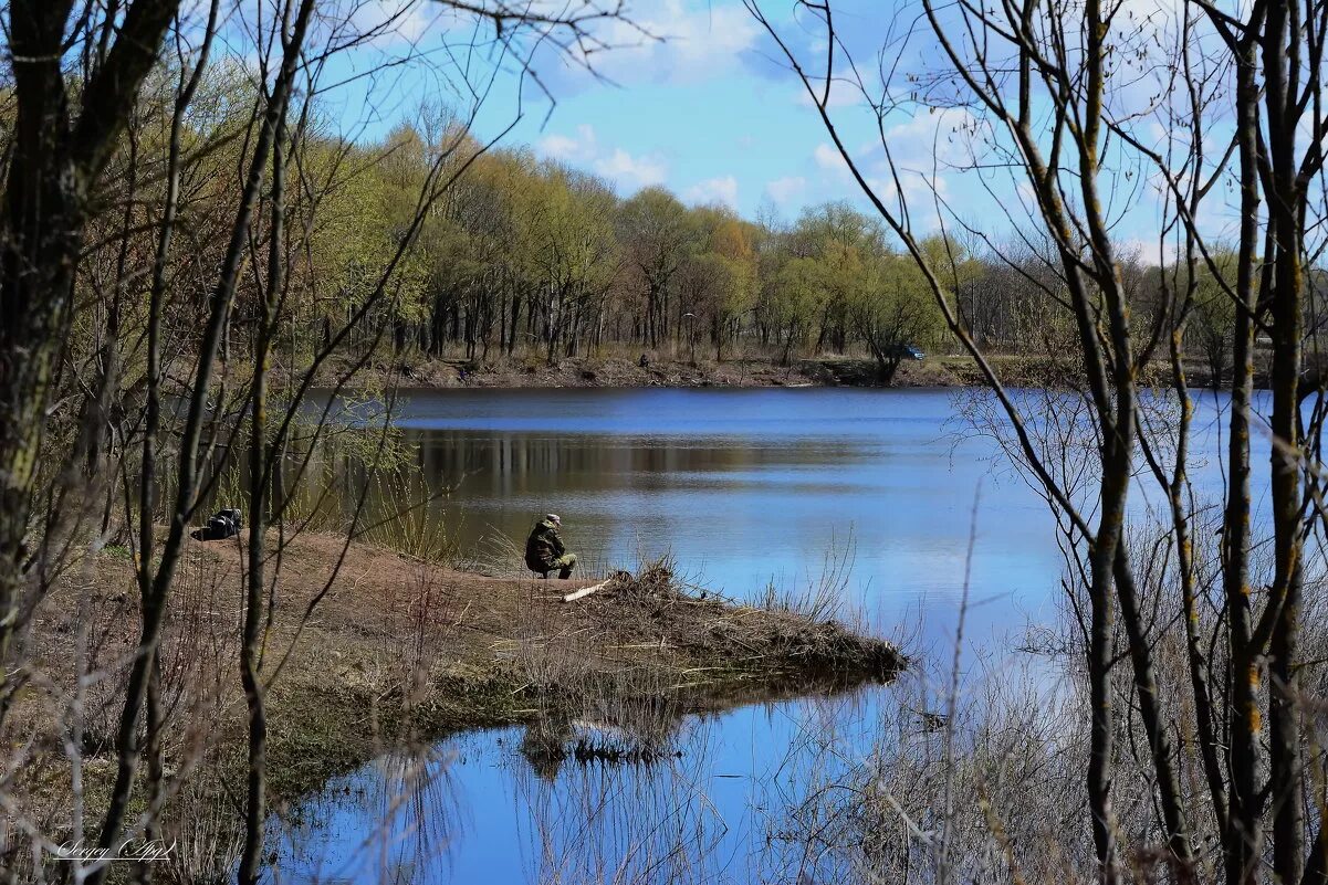 рыбалка ранней весной. рыбалка ранней весной. ловля ранней весной. рыбак весной. ранняя рыбалка.
