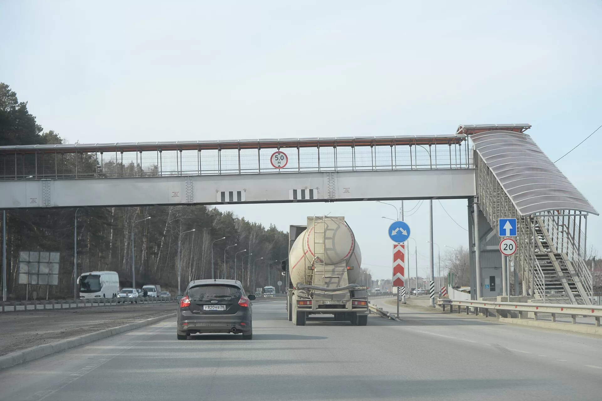 Пешеходный мост Челябинск. Челябинский тракт 146 км. М5 Урал. М5 Челябинский тракт 189 км. Челябинск екатеринбург часы