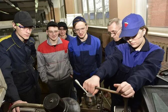 Кем можно работать на заводе