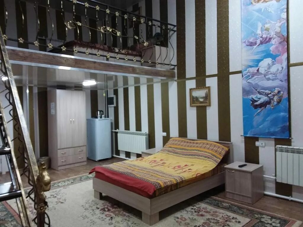 Гостиница в гуково ростовская область. Гуково старая гостиница. Гуково гостиница. Гостиница гуково. Гостиница в гуково ростовская.