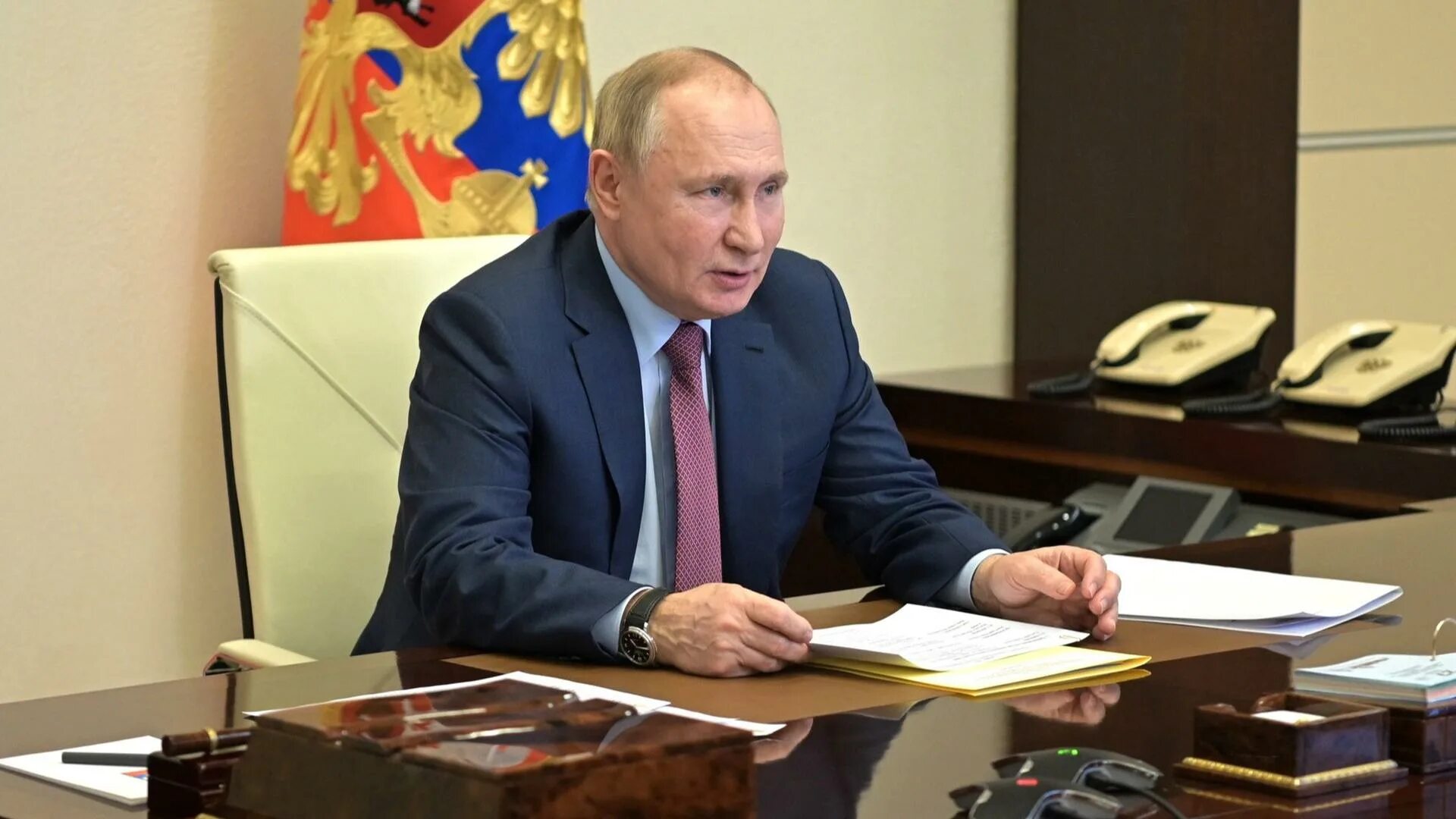 Путин обсудил с правительством параметры бюджета на трёхлетку