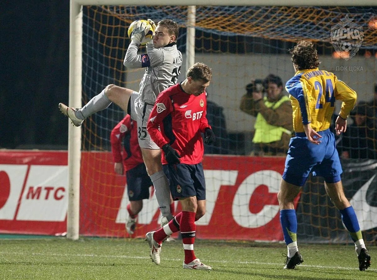 Шахруди дадаханов. Снежное дерби цска спартак. Снежное дерби цска спартак. Снежное дерби 2002 год спартак-цска. Цска 2002 рушаков.